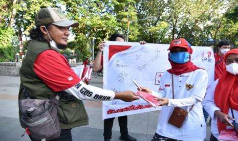 Mitra Deradikalisasi BNPT Ikut Gerakan 10 Juta Bendera Merah Putih Di