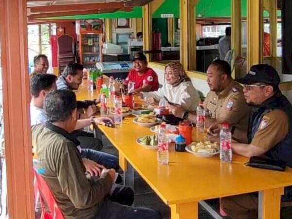 Wawali Makassar Ngopi Pagi Di Cafe Terapung Longwis Sydney News On Rcti