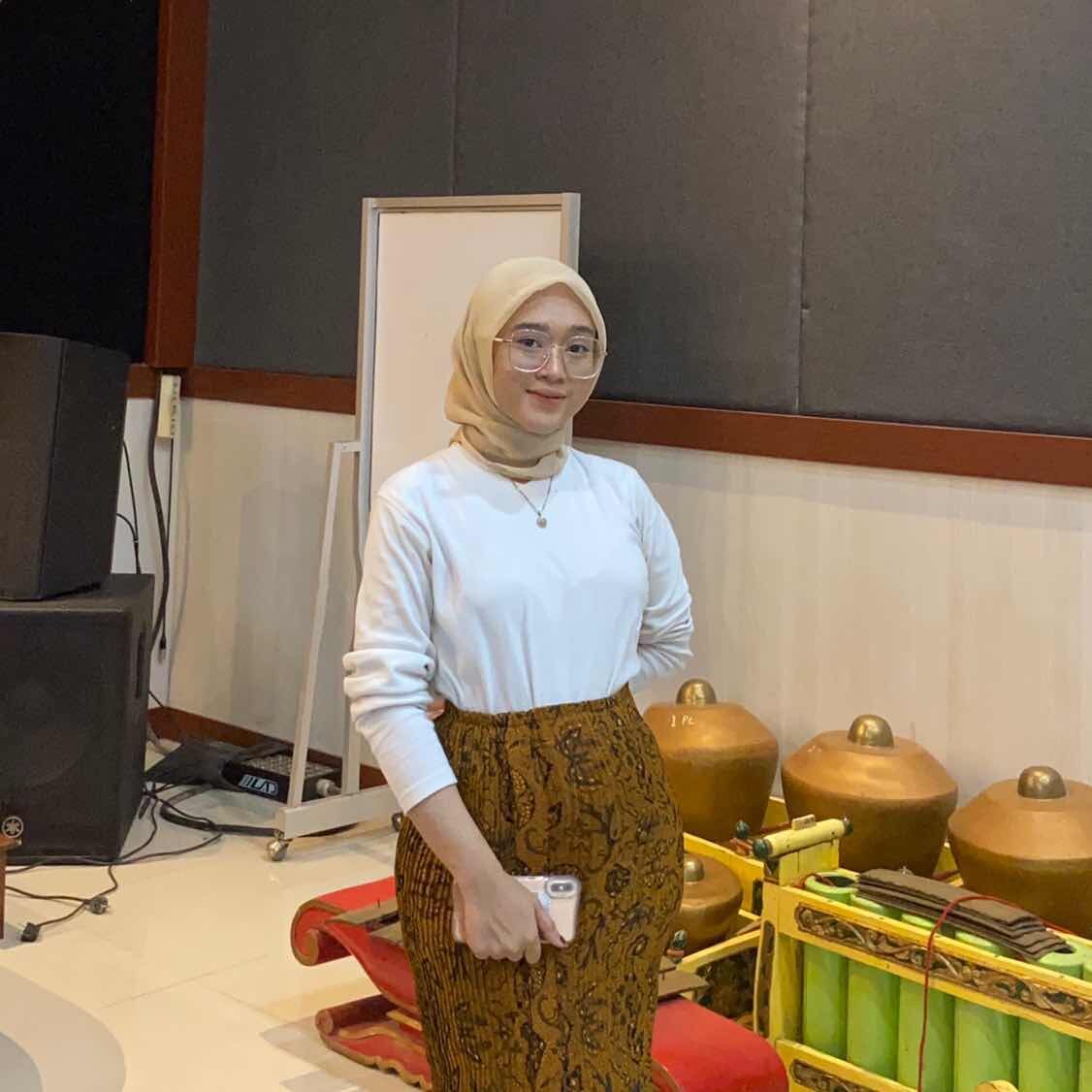 elisha fitri ayu candra