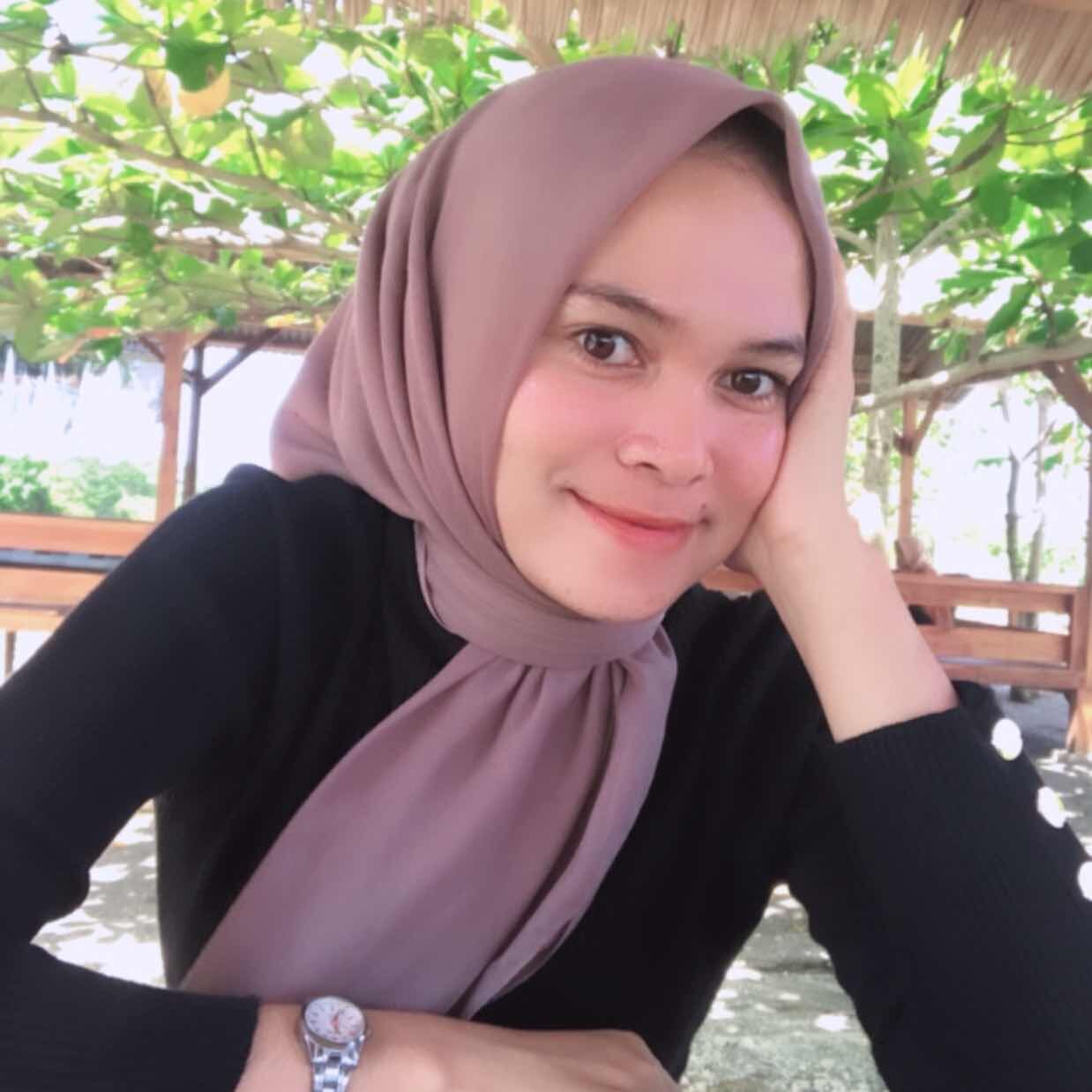 RISA AMALIA