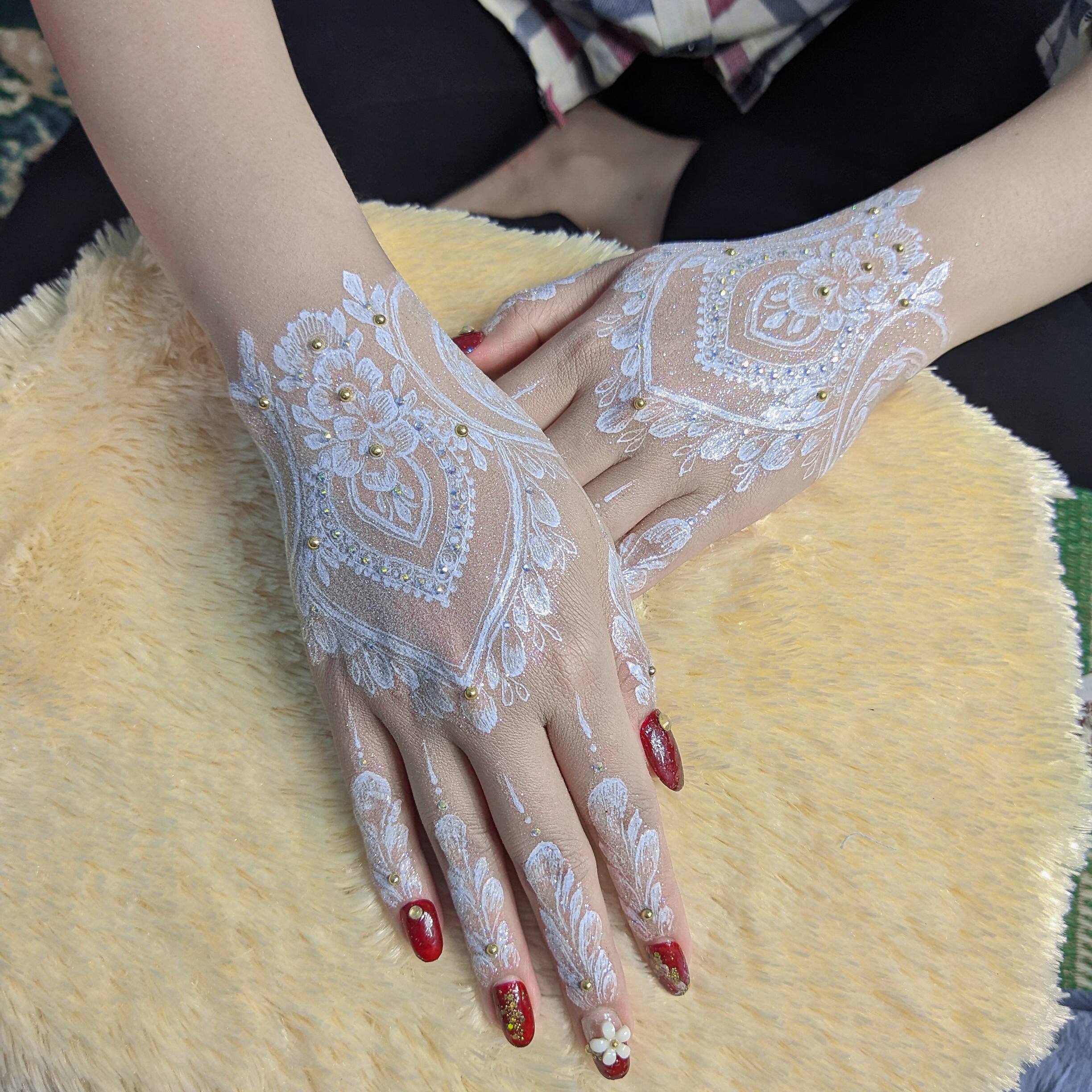 Sweettiee Henna Art