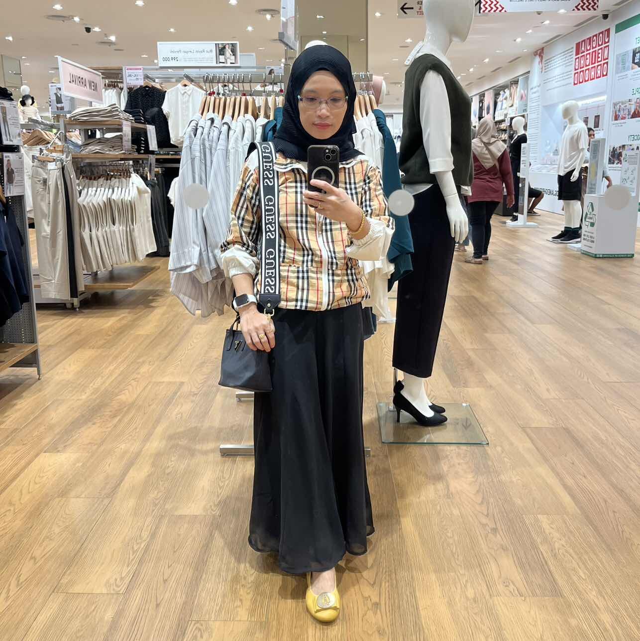 Desy Ika Andrayani 