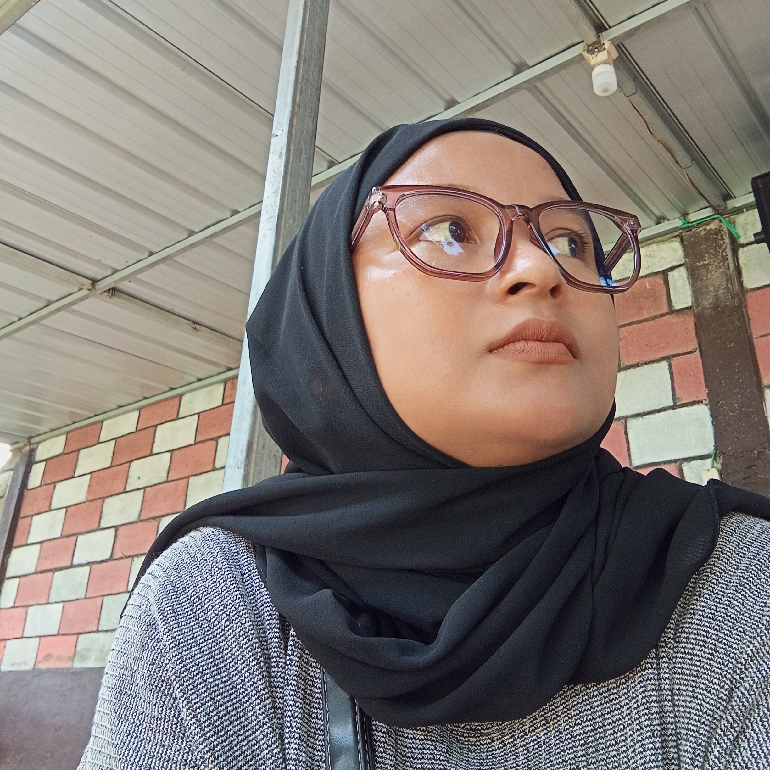 Leni Sumiati