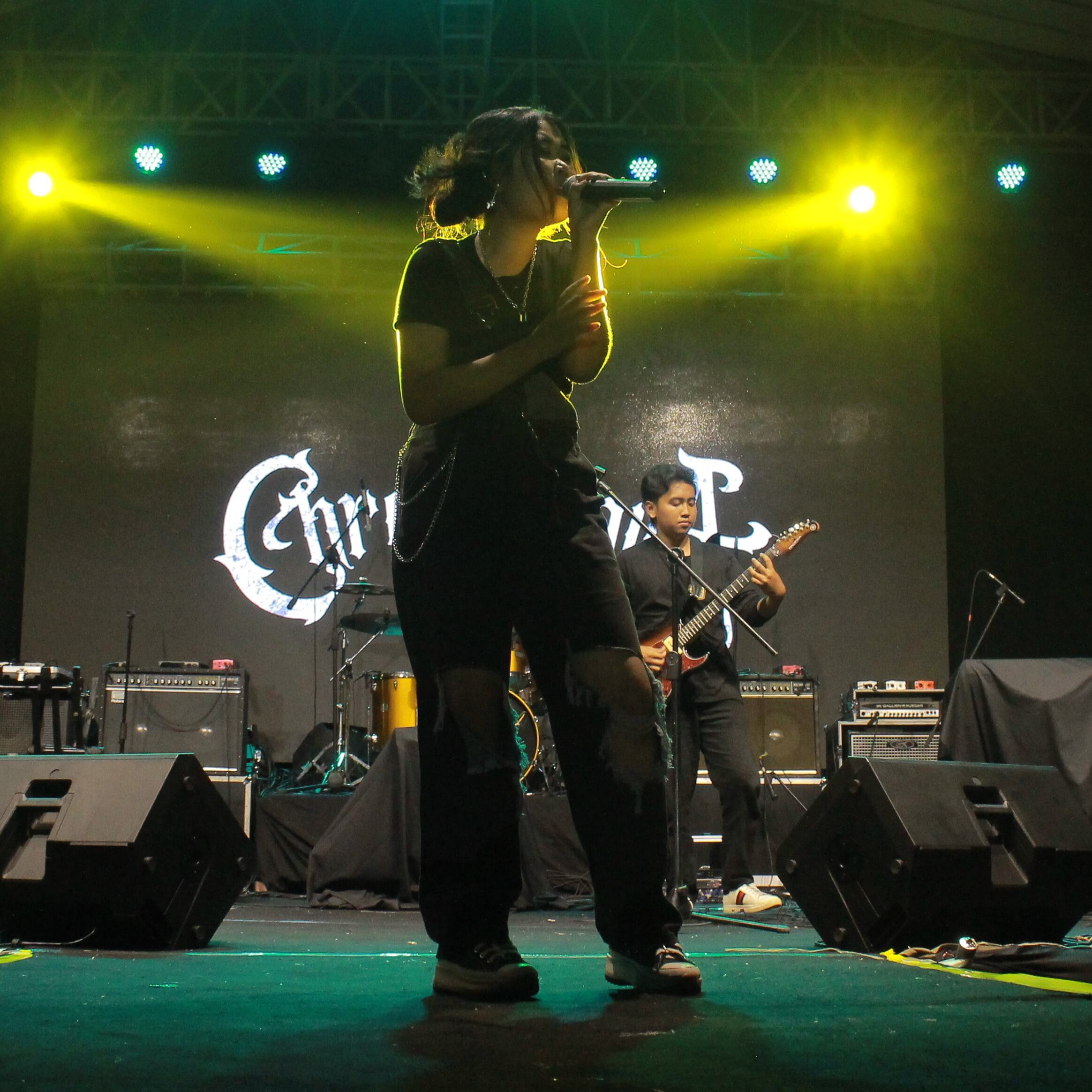OKTAVIA EKA MUTHIA BAHARI