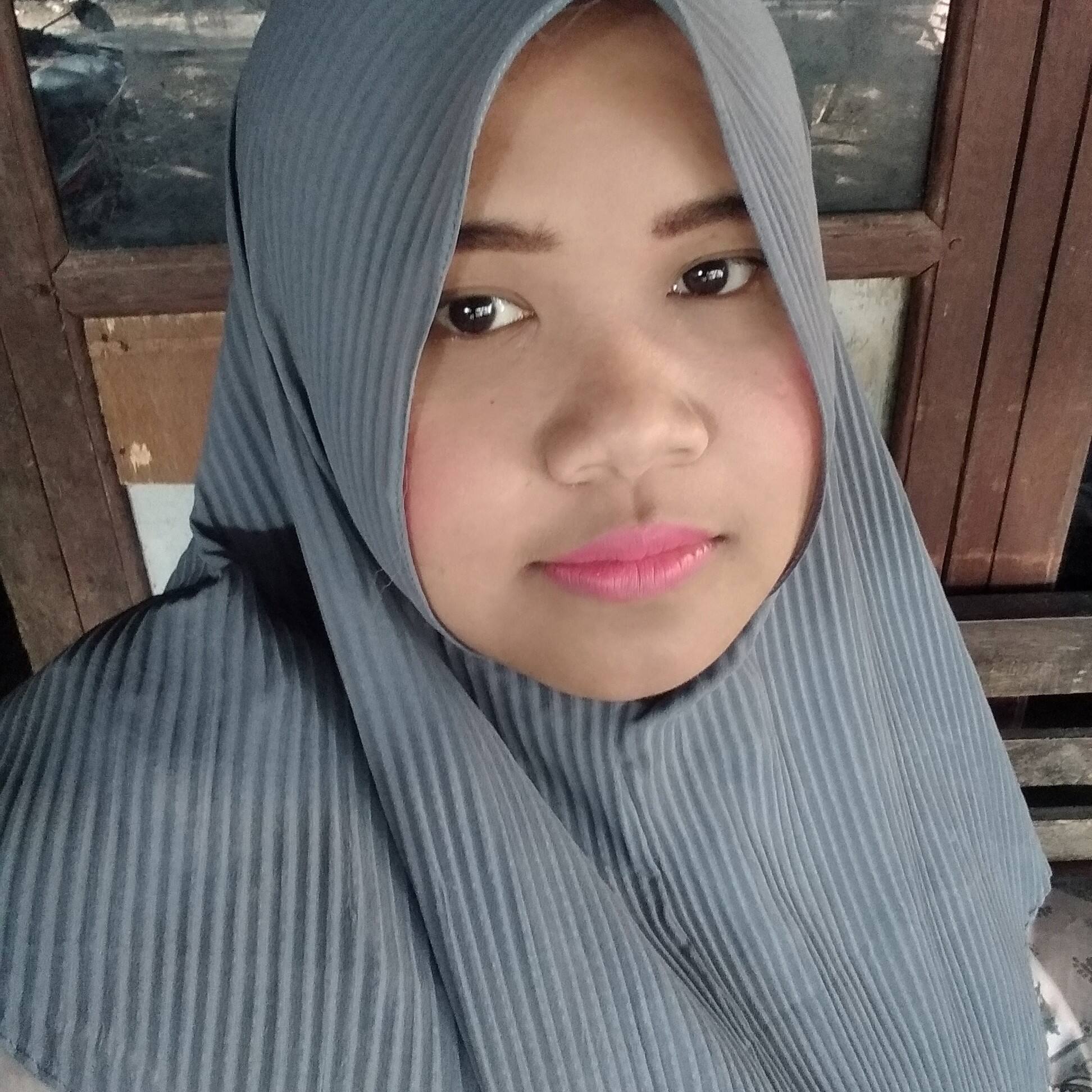 Nunung Luthfiana