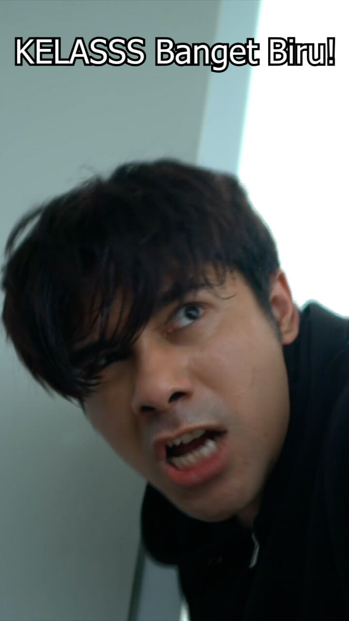 Kelasss Banget Biru