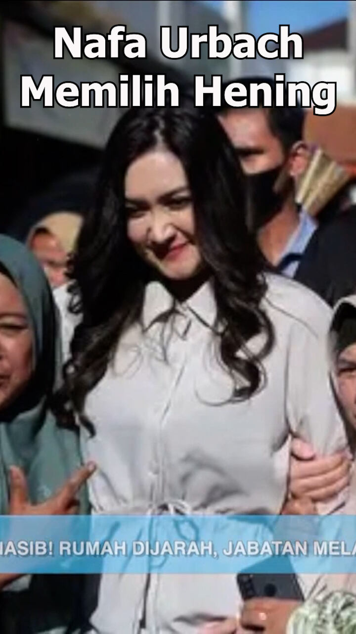 Nafa Urbach Memilih Hening