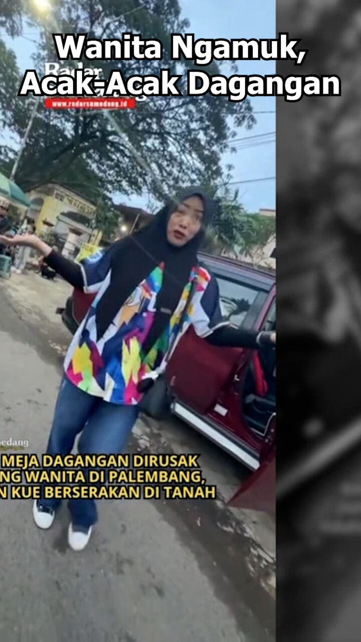 Wanita Ngamuk Acak-Acak Dagangan