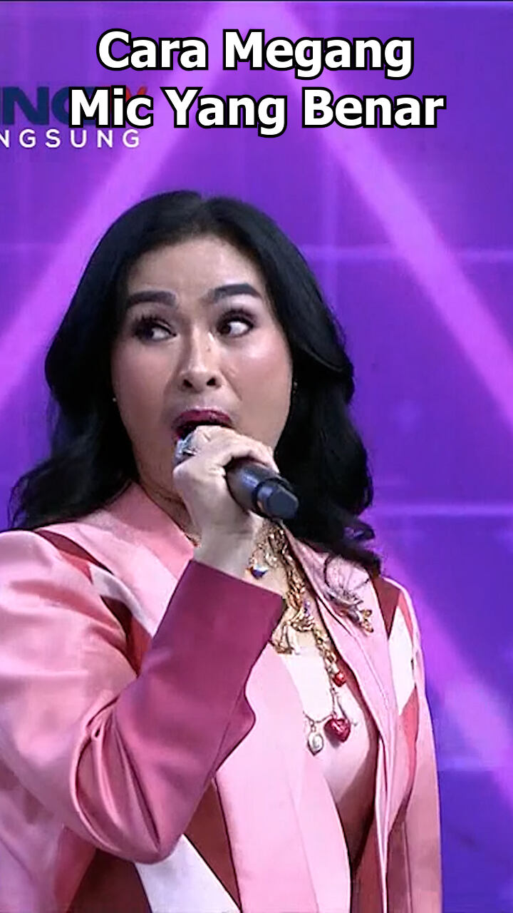 Cara Megang Mic Yang Benar