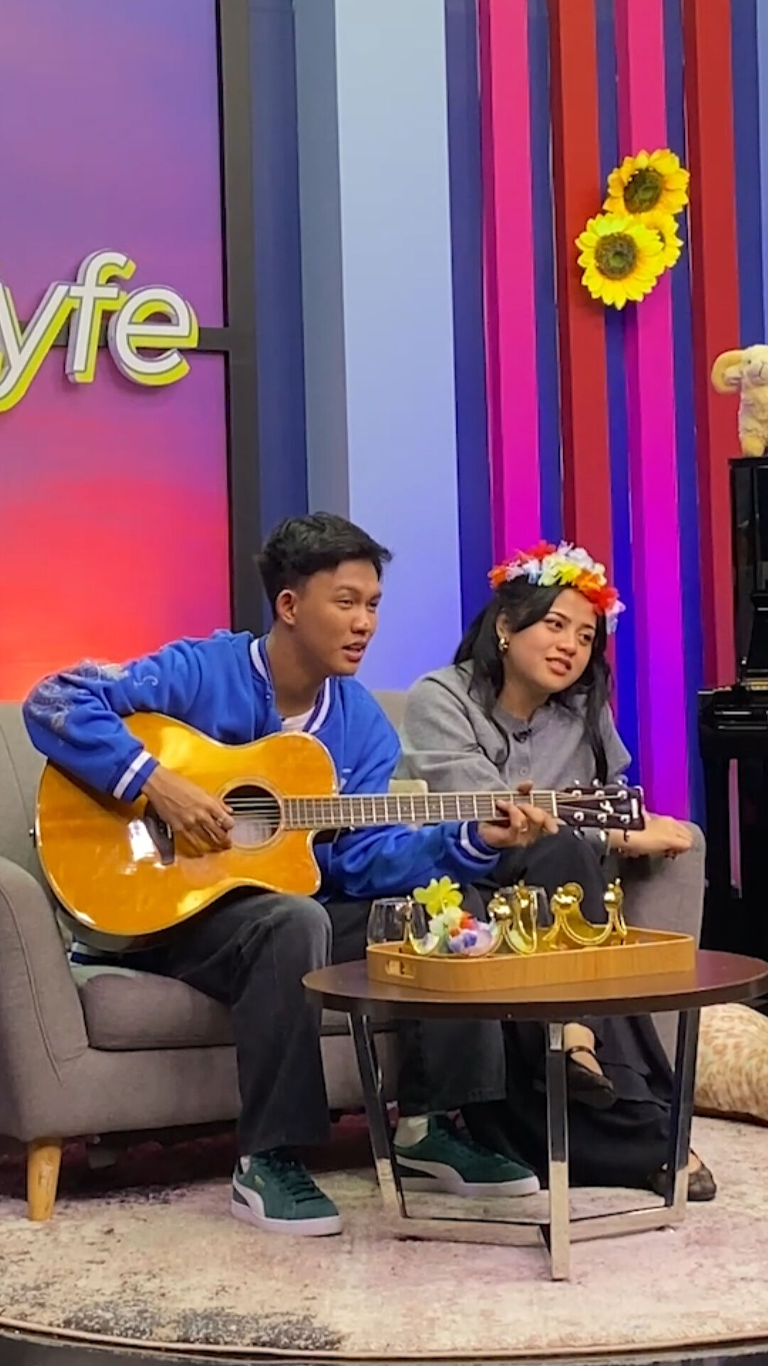 Pertama Kali Fajar Shabrina Duet Lagu Cukup