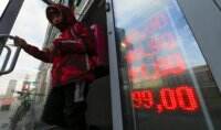 Rubel Menguat Menuju ke Tertinggi Multi-Tahun Terhadap Dolar dan Euro
