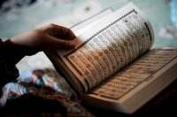 Surat Al Maidah Ayat 91: Minuman Keras dan Judi Cara Setan Membuat Perpecahan
