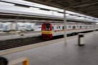 Besok Malam, 70 Perjalanan KRL Commuter Line Dibatalkan