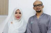 Suami Roro Fitria Buka Suara soal Tudingan Berjoget Tanpa Busana di Depan Foto Mertua