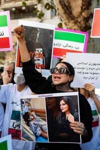 83 Orang Tewas Selama Aksi Protes di Iran
