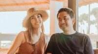 Sang Suami Diduga Selingkuh dengan Denise Chariesta, Kehidupan ‘Ranjang’ Ayu Dewi dan Regi Datau Pun Terkuak, Ternyata Suka Minta Ini!