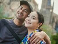 Gemasnya Nagita Slavina Manja Peluk Raffi Ahmad Cobain Lift di Rumah Baru: Harmonis Terus