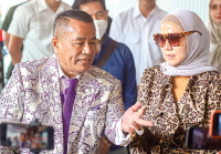 Vania, Anak Venna Melinda Buang Gelang Bertuliskan Ferry Irawan