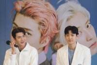 Di Hadapan Fans, Chanyeol dan Sehun EXO Main Lato-lato