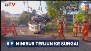 Minibus Terjun Ke Sungai di Surabaya