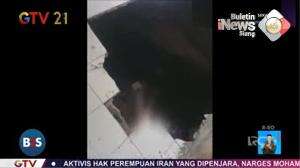 Warga Terperosok Longsoran