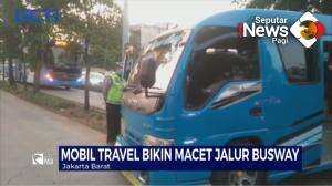 Bikin Macet, Mobil Terobos Jalur Busway