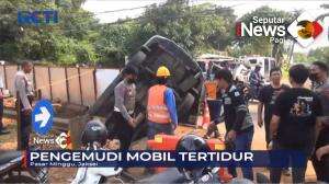 Mobil Terjeblos Lubang Galian