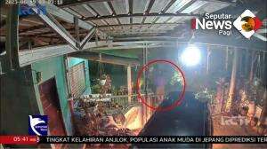 Minibus Dibakar Orang Tak Dikenal