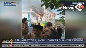 Terlambat Tiba, Mobil Damkar Disandera Warga