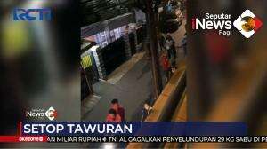 Tawuran Remaja Dengan Senjata Tajam