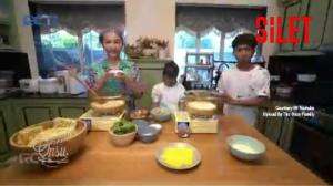 Keseruan Bunda Sarwendah Masak Makanan Dikala Hujan