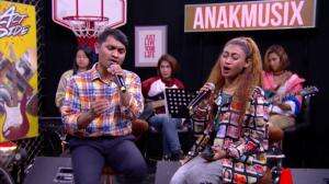 Novia & Ola - Pelukku Untuk Pelikmu