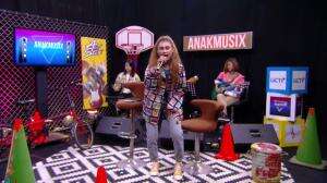 Novia - Could You Be Love