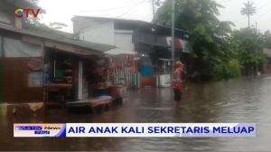 Air Anak Kali Sekretaris Jakarta Barat Meluap