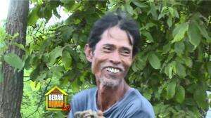 Pak Anda Menangis Tak Bisa Mencukupi Anak - Anaknya