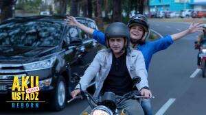 Beda Gaya Naik Motor