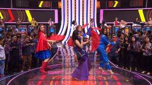 Satu Panggung Sibuk Goyang Kipas