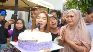 Irfan Berikan Surprise Party Untuk Mpok Elly