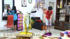 Abi dan Lovi Di Paksa Bekerja Oleh Bu Santi - KSM Eps 16