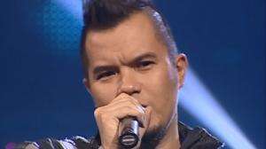 Ahmad Dhani ft. Yovie Widianto - "Takkan Terganti"