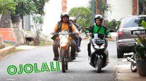 Belagu Banget Babe Pake Motor Bagus, Tapi Kok Ada Aneh Ya