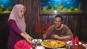 Sanggupkah Fahmi Bo Habiskan Nasi Campur Porsi Besar