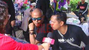 Aksi Para Pemain TOP Saat Melakukan Bazar Amal