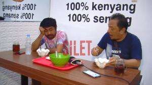 Serunya Asep & Diaz Dunia Terbalik Berburu Kuliner