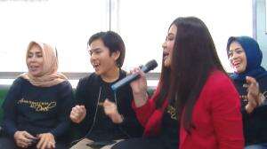 Pemain Si Doel The Movie Naik KRL