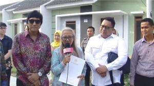 Akhirnya Yati Menerima Rumah Impiannya Dipersembahkan Oleh Silet