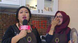 Mba Yuni T.O.P Membuat Kue Untuk Silet