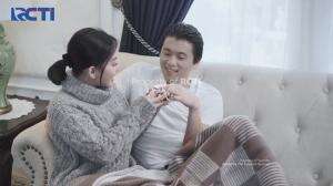 Kejutan Anniversary Pernikahan Syahrini Reino