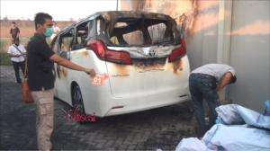 Mobil Mewah Via Vallen Dibakar Oleh Orang Tak Dikenal