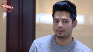 Angga Kerasukan Hantu Kayaknya